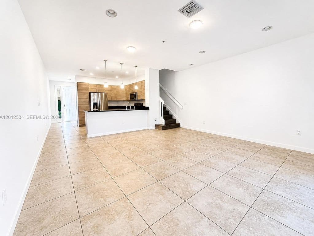 3-bedroom Property — 2574 SW 81st Ter #2564