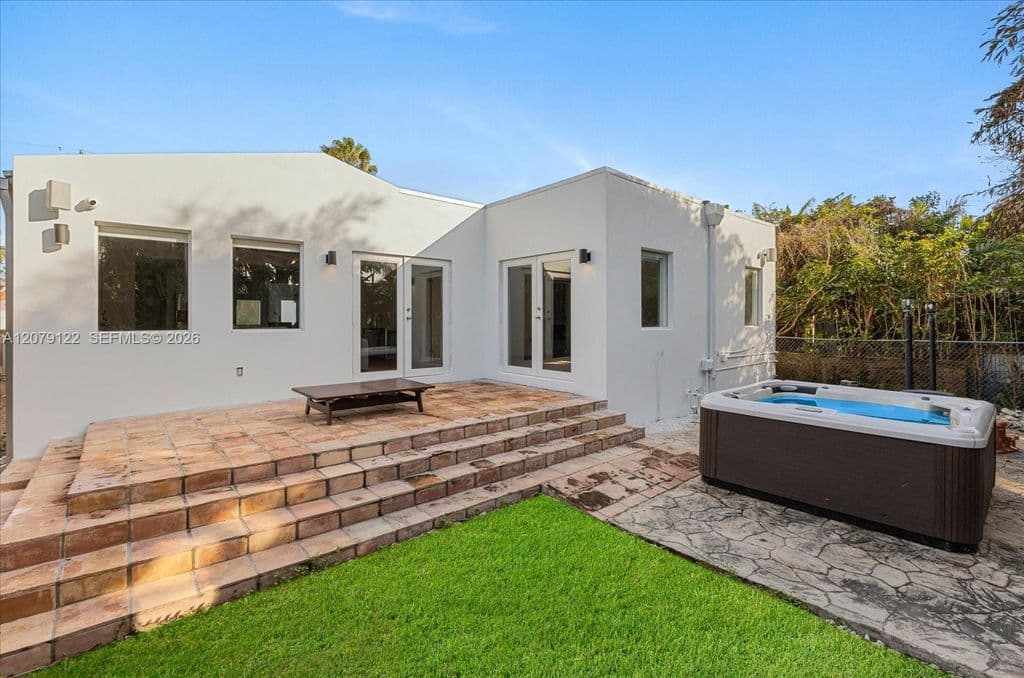 3+1 Müstakil ev — 8926 Emerson Ave