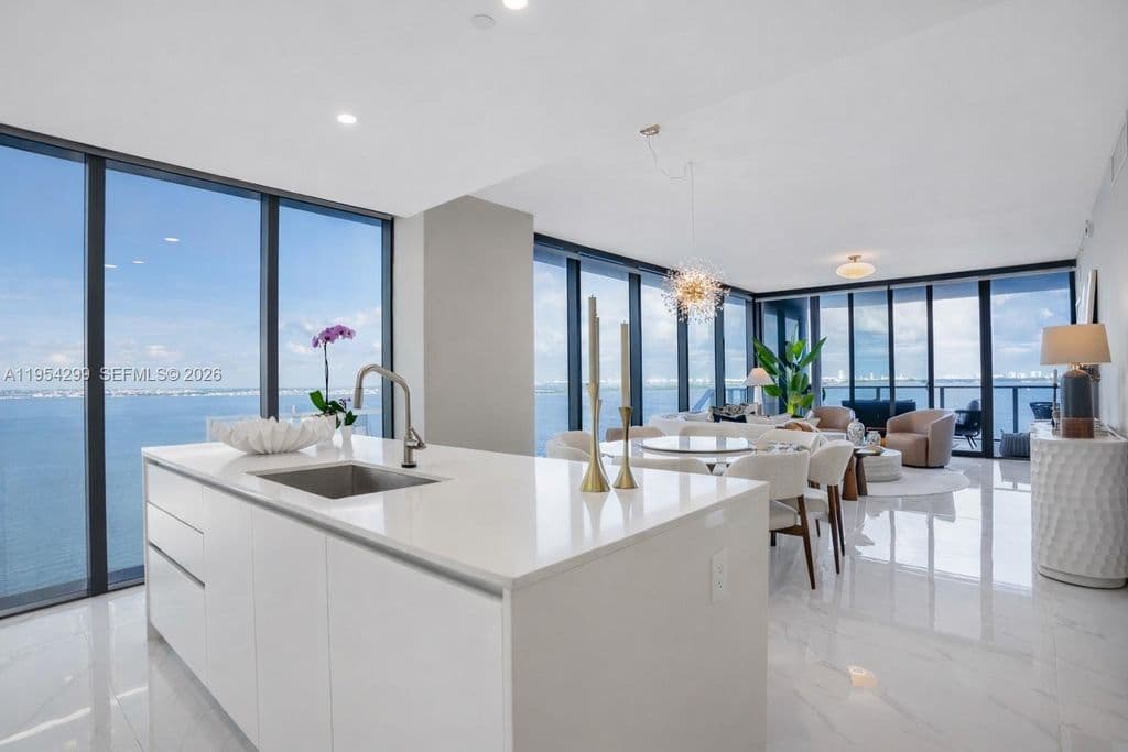 4-bedroom Condo — 700 NE 24th St Unit 901