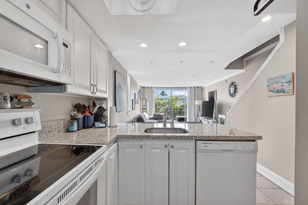 2-bedroom Condo — 1531 SE 15th #6