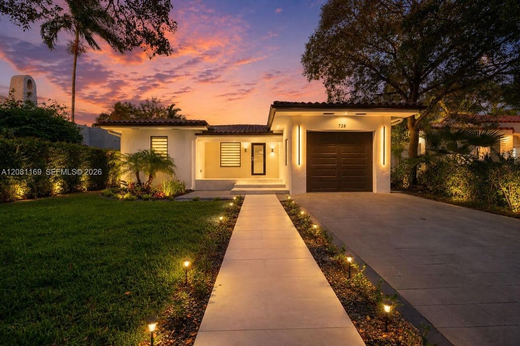 3+1 Müstakil ev — 728 Majorca Ave