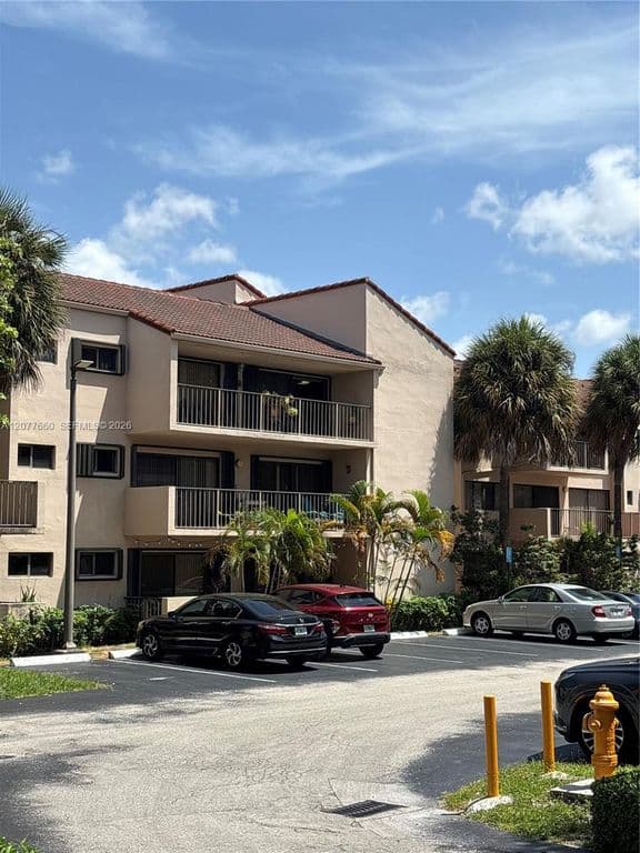 2-bedroom Condo — 6305 Gage Pl APT 309A