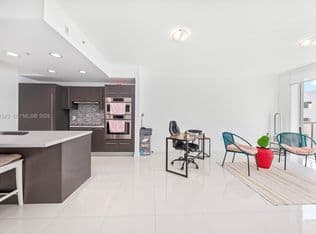 1-bedroom Condo — 7751 NW 107th Ave APT 422, Doral, 33178
