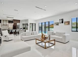 6+1 Müstakil ev — 2600 SW 128th Ct, Miami, 33175
