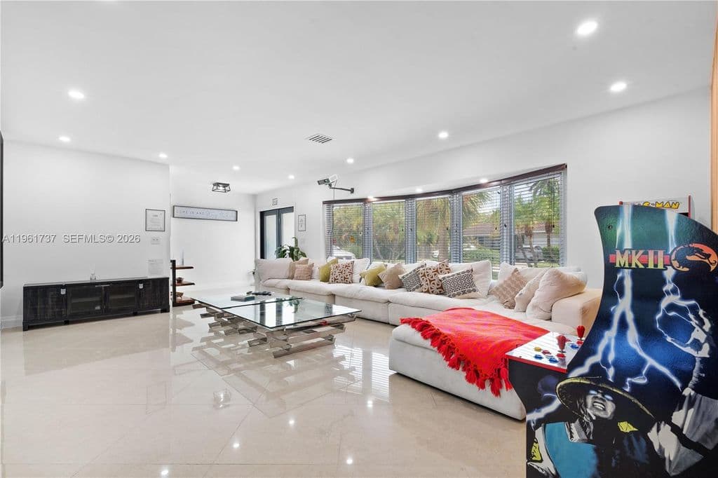 7-bedroom Single-Family Home — 1144 Adams St
