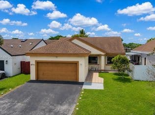 3-bedroom Single-Family Home — 18772 NW 80th Ct, Hialeah, 33015