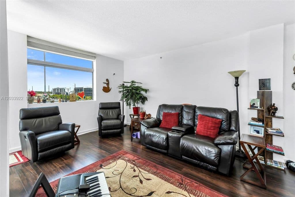 3+1 Condo — 140 S Dixie Hwy APT 501