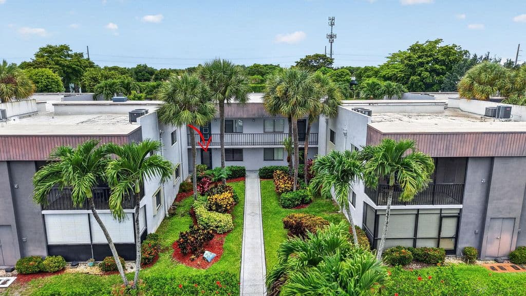 2+1 Condo — 15054 Ashland Way #82