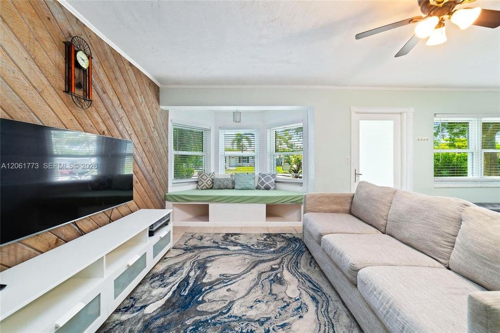 3-bedroom Single-Family Home — 320 NE 59th Ct