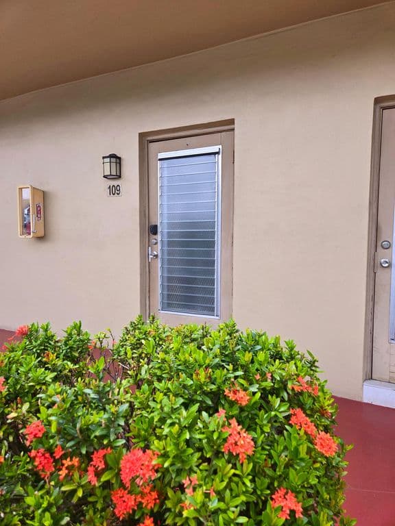 2-bedroom Condo — 5071 W OAKLAND PARK Boulevard #109
