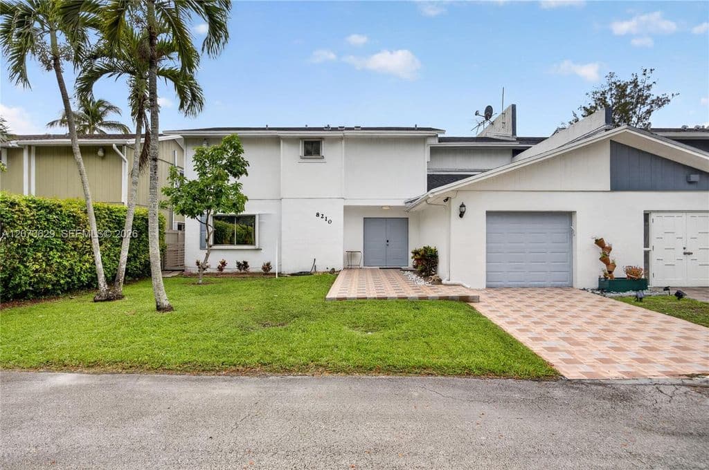 4-bedroom Single-Family Home — 8210 SW 96th Ct