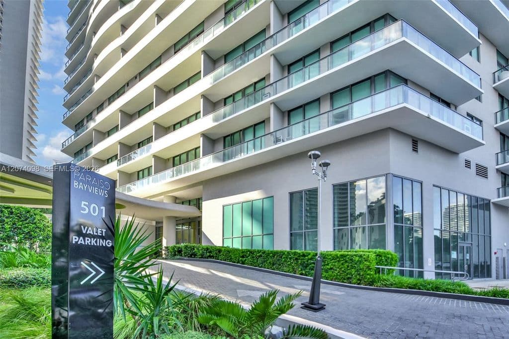 2-bedroom Condo — 501 NE 31st St Unit 2310