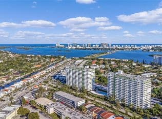2-bedroom Condo — 2150 Sans Souci Blvd #B605, North Miami, 33181