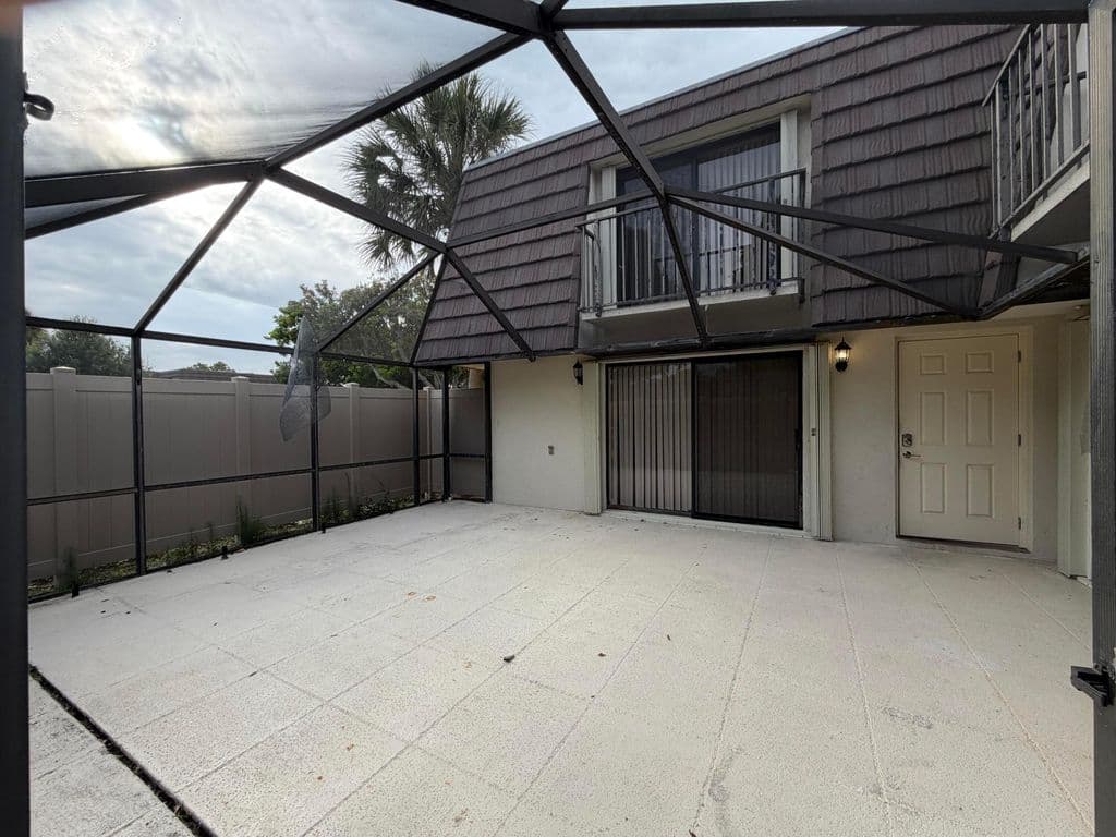 2-bedroom Property — 7622 N 76th Way #200