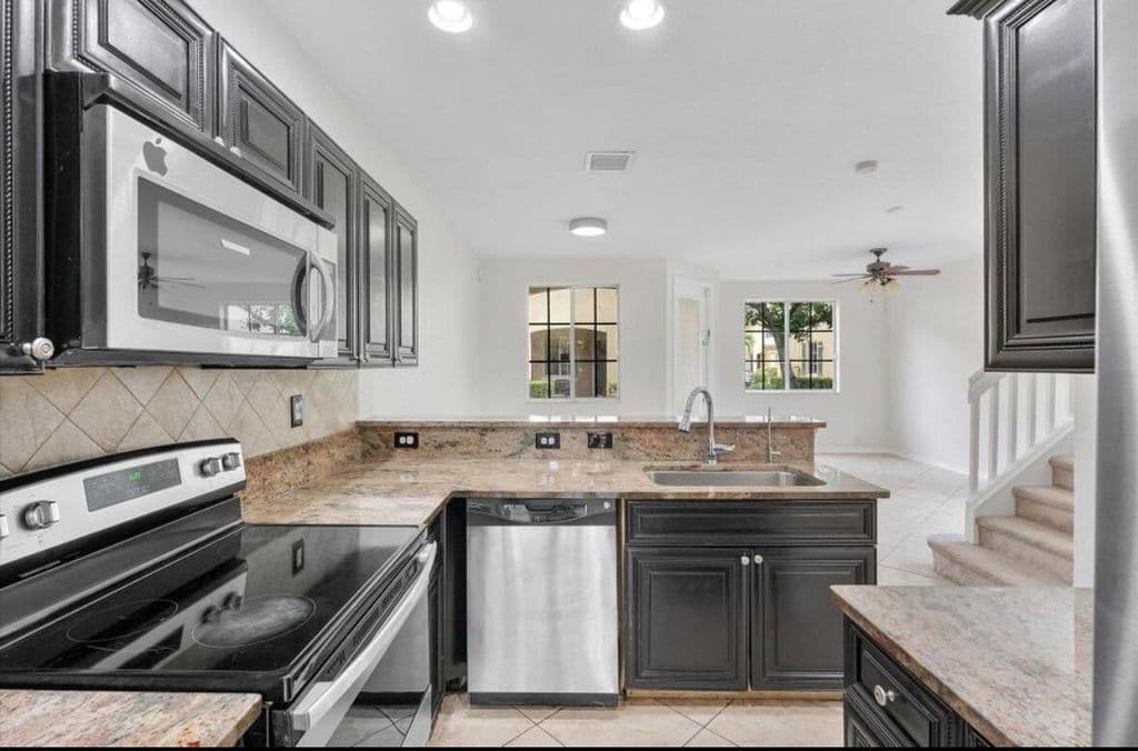 3-bedroom Property — 6051 SW 19TH Court