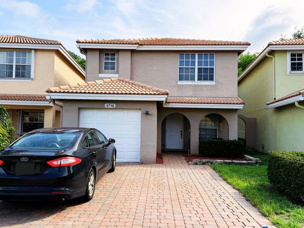3+1 Müstakil ev — 6718 Duval Avenue