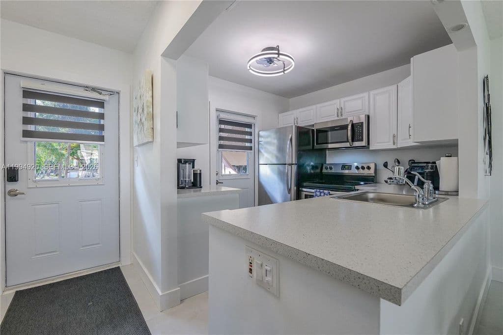 2-bedroom Condo — 4701 NW 34th St APT 502