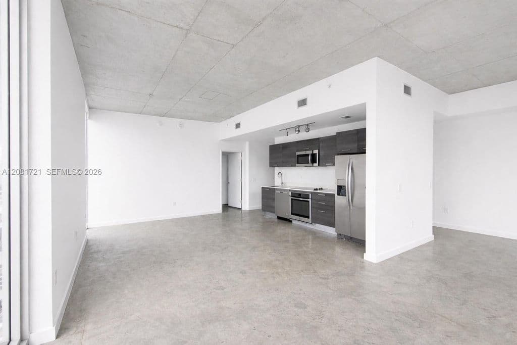 2+1 Condo — 151 SE 1st St APT 3001