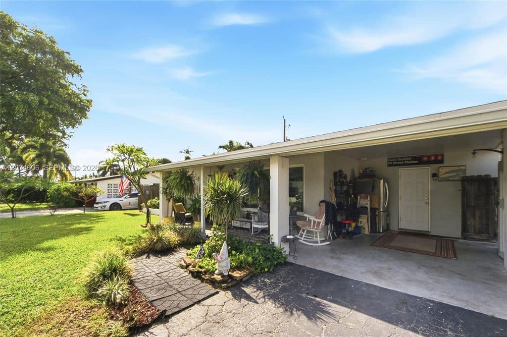 2-bedroom Single-Family Home — 1540 NE 34th St