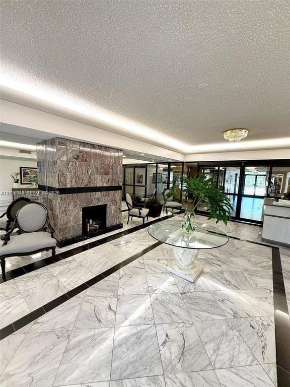 3+1 Condo — 800 NE 195th St APT 720