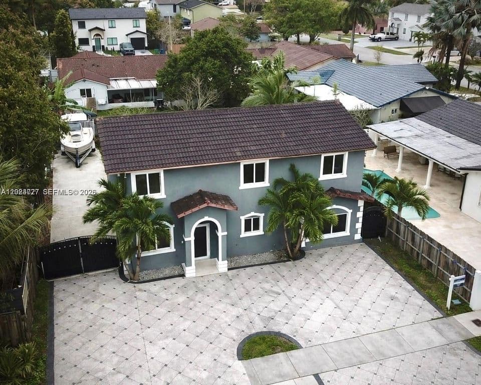 5+1 Müstakil ev — 15302 SW 180th Ter