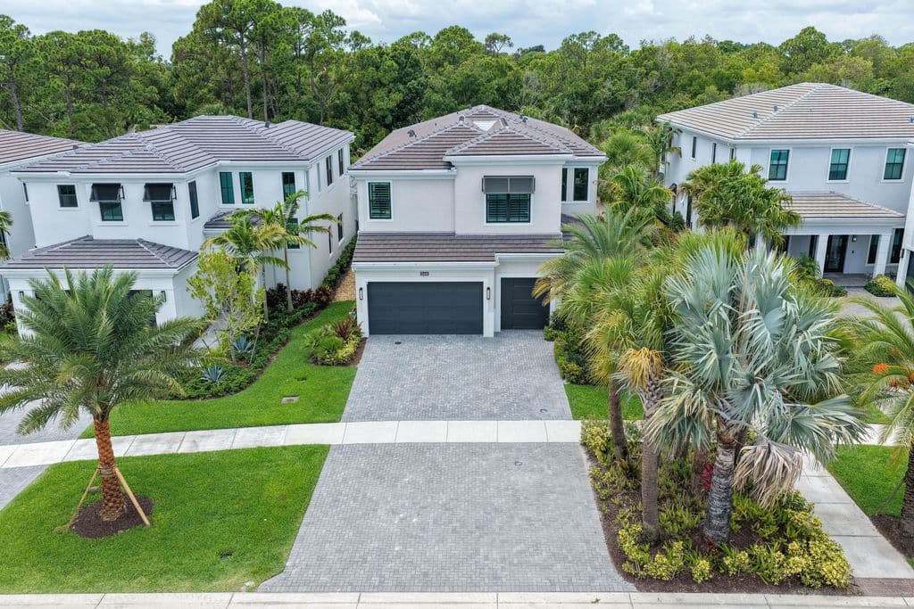 4+1 Müstakil ev — 13418 Artisan Circle
