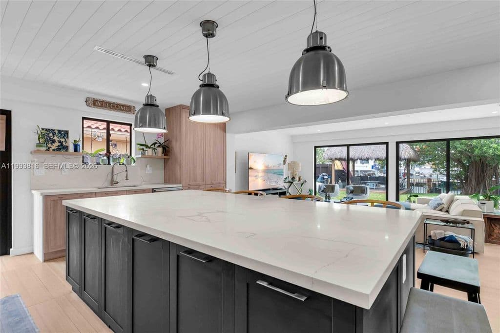 3-bedroom Single-Family Home — 2025 Arch Creek Dr
