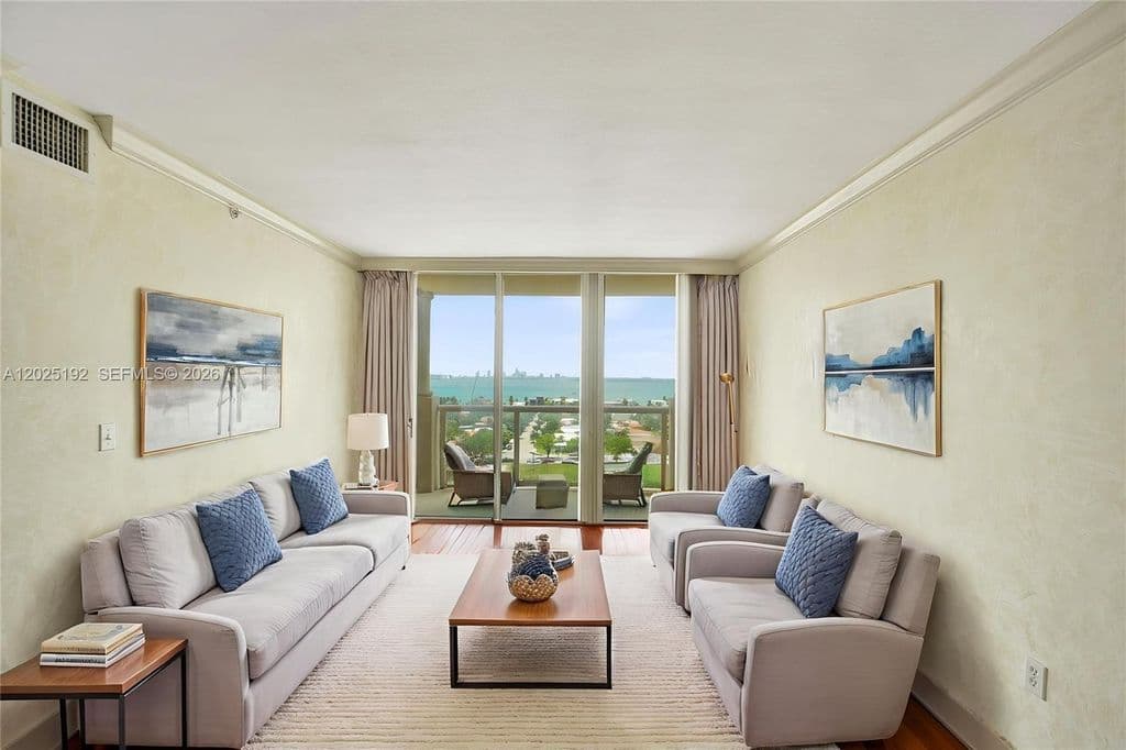 2+1 Condo — 1625 Kennedy Cswy APT 1207C