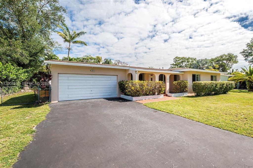 3+1 Müstakil ev — 8355 SW 131st St