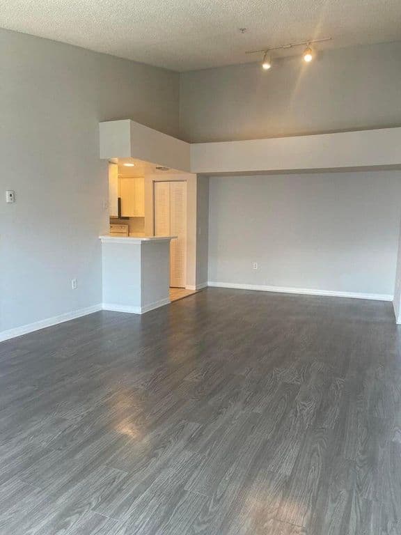 3+1 Condo — 4197 N Haverhill Road #212