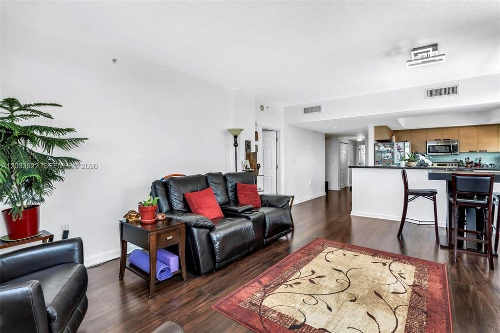 3+1 Condo — 140 S Dixie Hwy APT 501