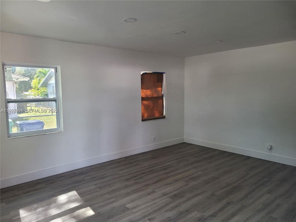 3-bedroom Single-Family Home — 15140 NW 18th Ave