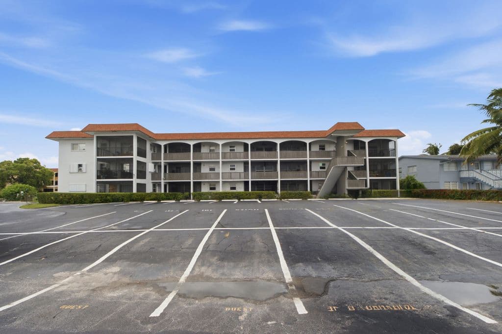 2-bedroom Condo — 651 PINE Drive #309