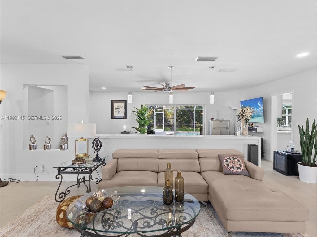 4+1 Müstakil ev — 16400 SW 80th Ave