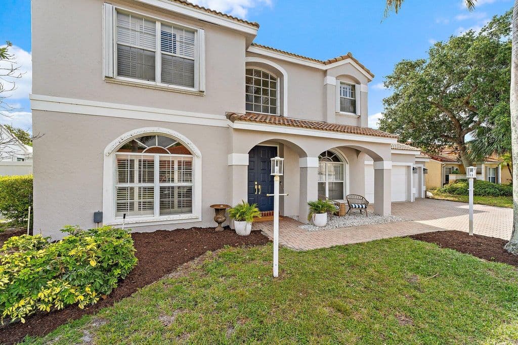 4+1 Müstakil ev — 10295 Allamanda Boulevard