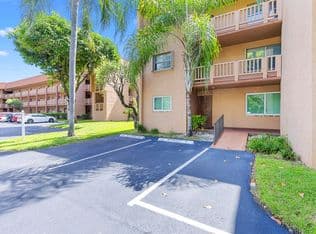 2+1 Condo — 9861 Sunrise Lakes Boulevard #101, Sunrise, 33322