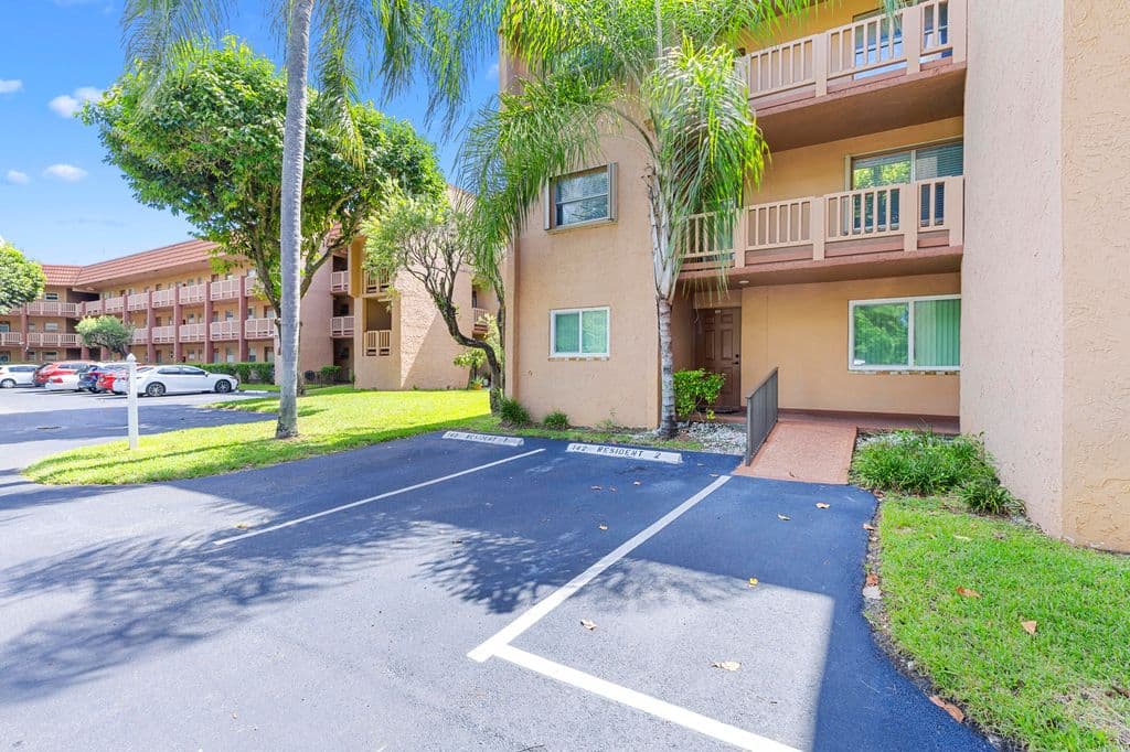 2+1 Condo — 9861 Sunrise Lakes Boulevard #101