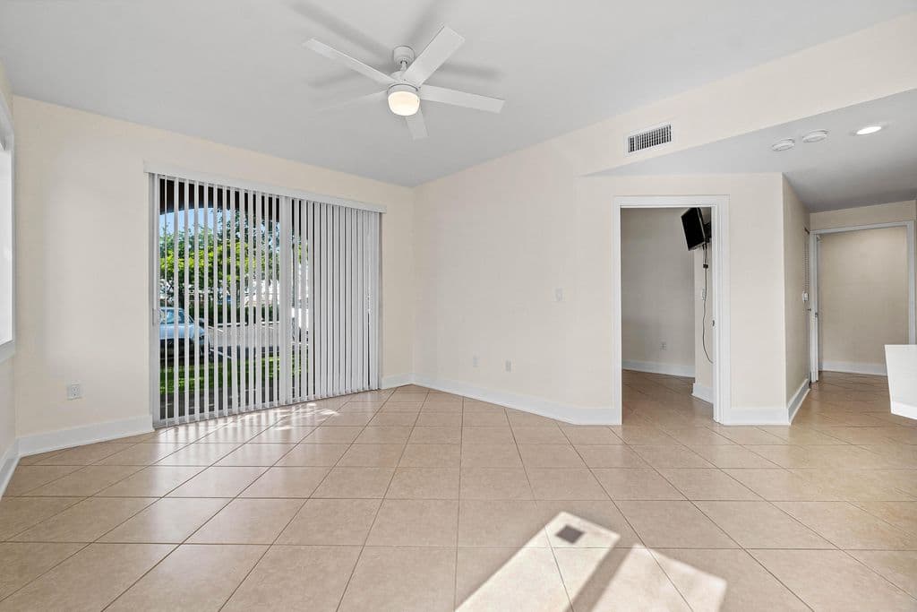 2+1 Condo — 1000 Scotia Drive #102