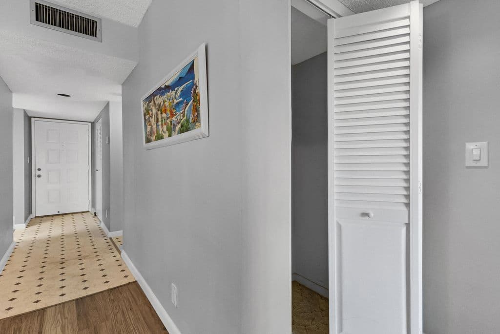 2-bedroom Condo — 2209 S Cypress Bend Drive #507
