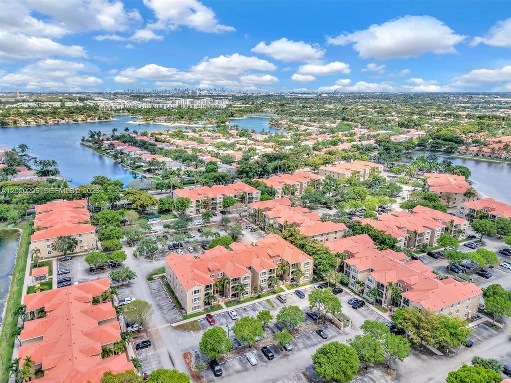 3-bedroom Condo — 6630 NW 114th Ave APT 1538