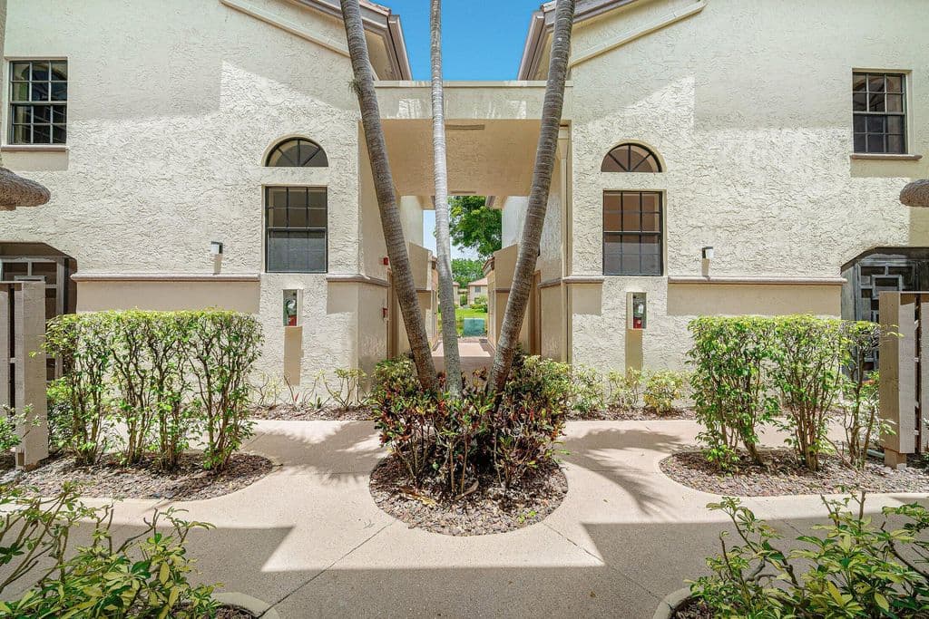 3+1 Condo — 5115 Europa Drive #L