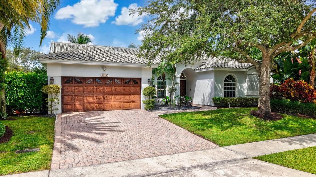 4+1 Müstakil ev — 9224 LAKE SERENA Drive