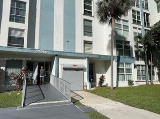 2-bedroom Condo — 17560 Atlantic Blvd APT 109, Sunny Isles Beach, 33160