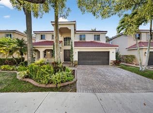 4-bedroom Single-Family Home — 1325 Chenille Cir, Fort Lauderdale, 33327