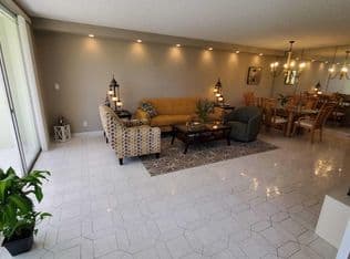 3-bedroom Condo — 3800 Oaks Clubhouse Drive #112, Pompano Beach, 33069