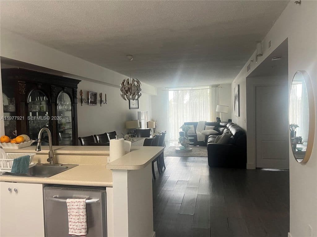 2-bedroom Condo — 5099 NW 7th St APT 505