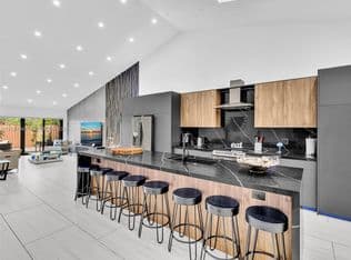 2+1 Townhouse — 500 NE 199th Ter #7J, Miami, 33179