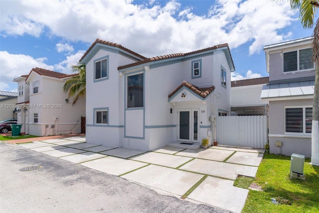 4-bedroom Single-Family Home — 979 NW 126th Path