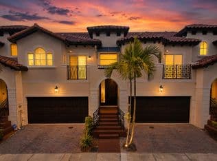3-bedroom Townhouse — 1803 Coastal Bay Boulevard, Boynton Beach, 33435