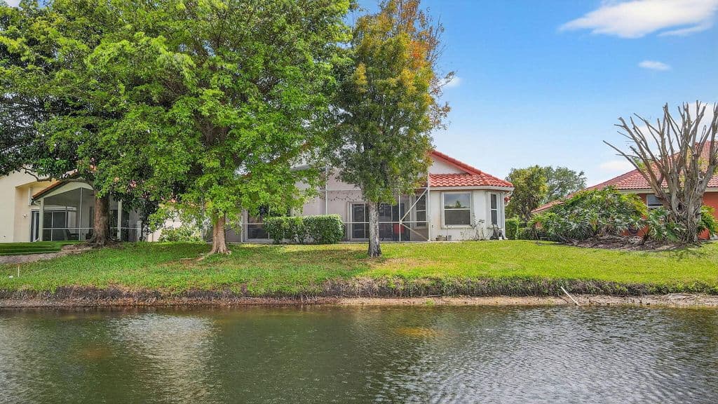 4+1 Müstakil ev — 2453 Stonegate Drive